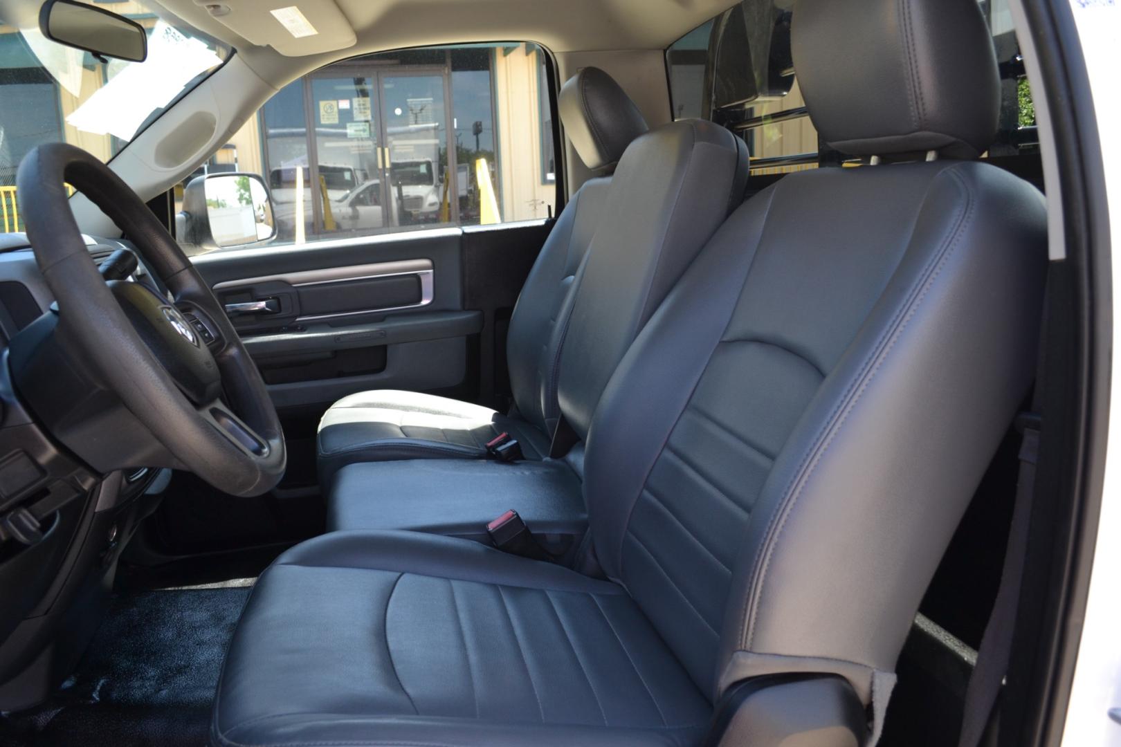 2018 WHITE /GRAY RAM 3500 with an CUMMINS 6.7L TURBO DIESEL engine, AISIN A465 6SPD AUTOMATIC transmission, located at 9172 North Fwy, Houston, TX, 77037, (713) 910-6868, 29.887470, -95.411903 - Photo#12